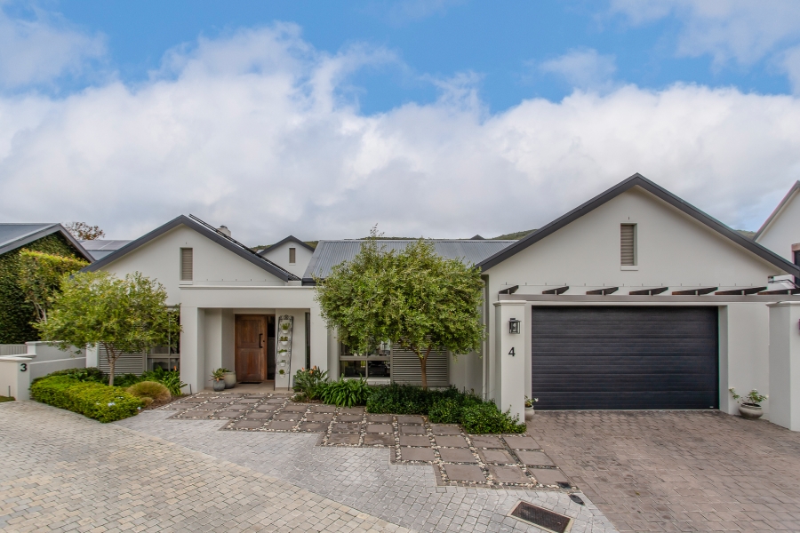 4 Bedroom Property for Sale in Lemoenkloof Western Cape